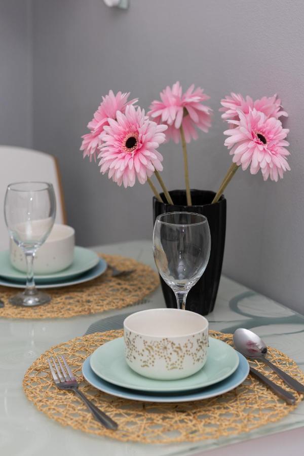 Studio Bielany With Home Office Near Metro Station By Noclegi Renters 바르샤바 외부 사진